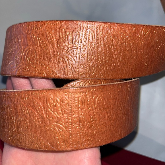 Fossil bling BELT Tan Brown FLORAL Tooled LEATHER Medallion Buckle Fits 35-39”Lg - Picture 12 of 15